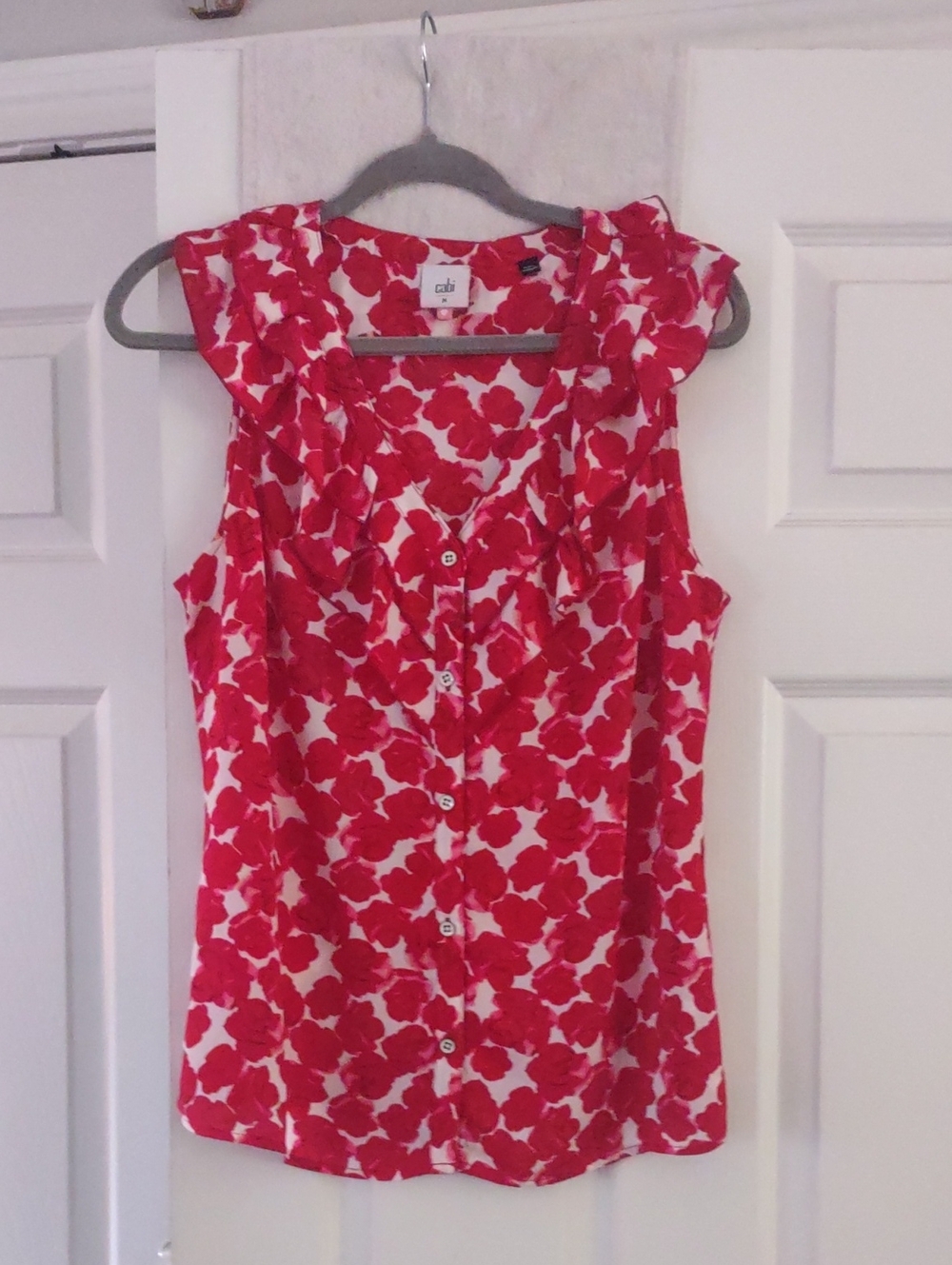 cabi Red and White Floral Ruffle Button-Front Camisole Size Medium NWOT